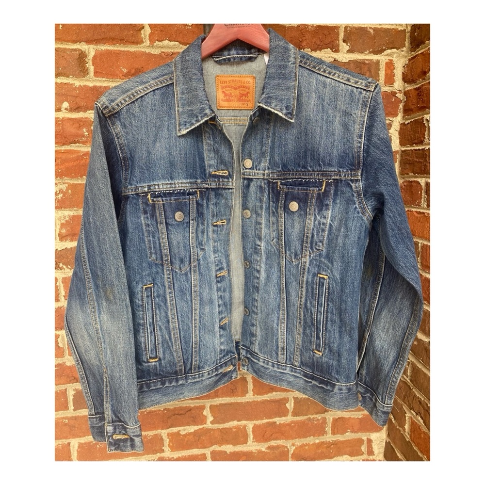 Free People Levi’s Ex-Boyfriend Trucker Jacket in Deep Indigo  Size Small